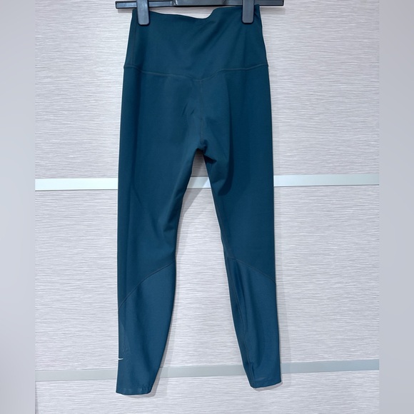 Nike Green Dri Fit Leggings In Sz. Small - Picture 3 of 10